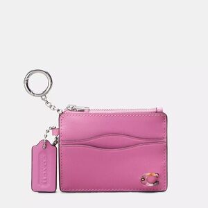 NWT !! WAVY ZIP CARD CASE IN COACHTOPIA LEATHER WITH🩷